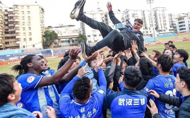 开云体育下载-三镇南下昆明携预备队“干练” 为2023三线作战布局