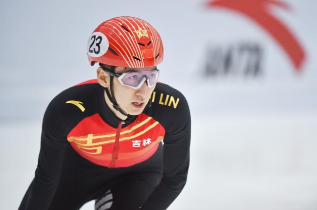 短道复赛武大靖状态起伏 李靳宇男队新秀各有惊喜